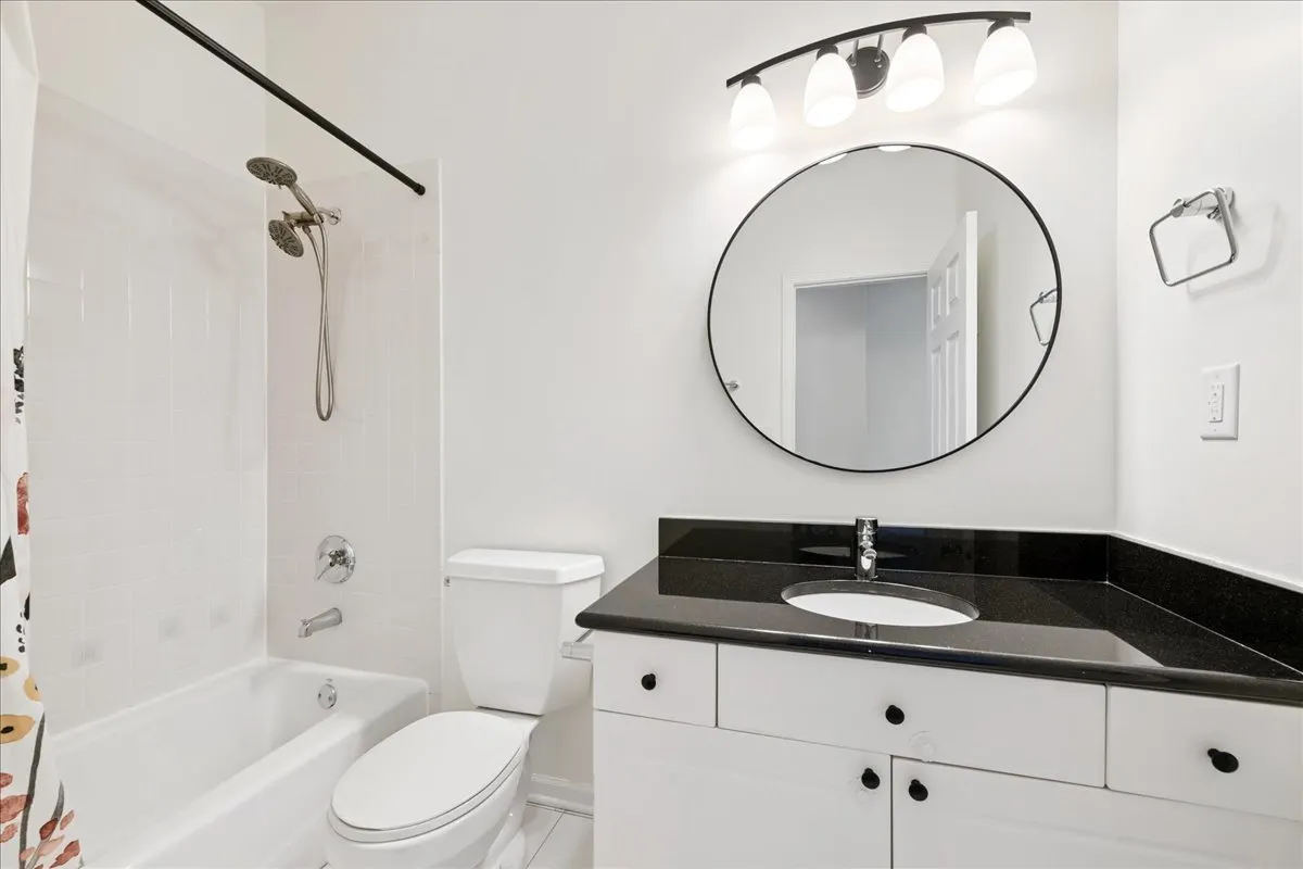 1326 W Belmont Avenue 3E IL