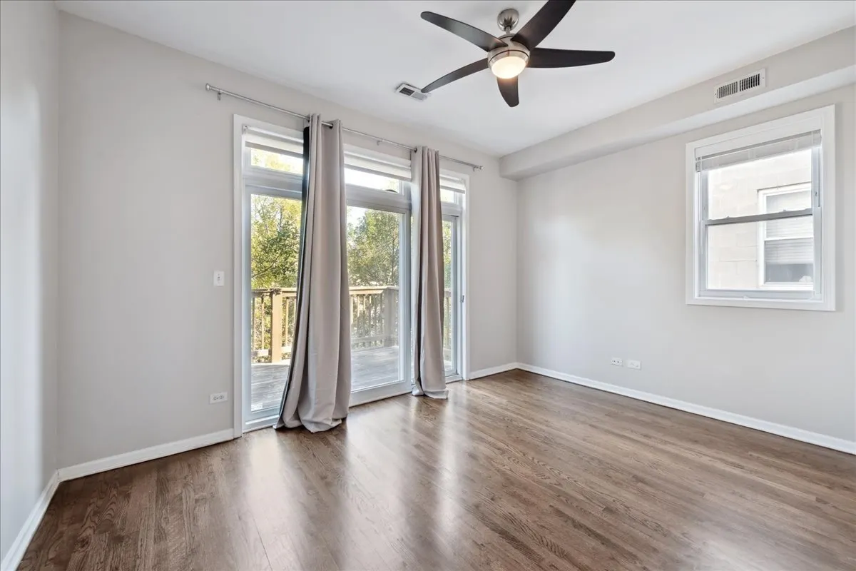 1326 W Belmont Avenue 3E IL