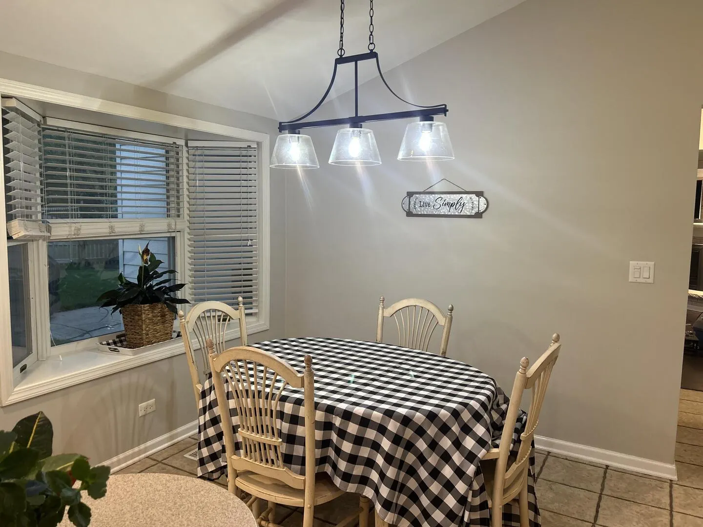 831 Pinehurst Lane IL