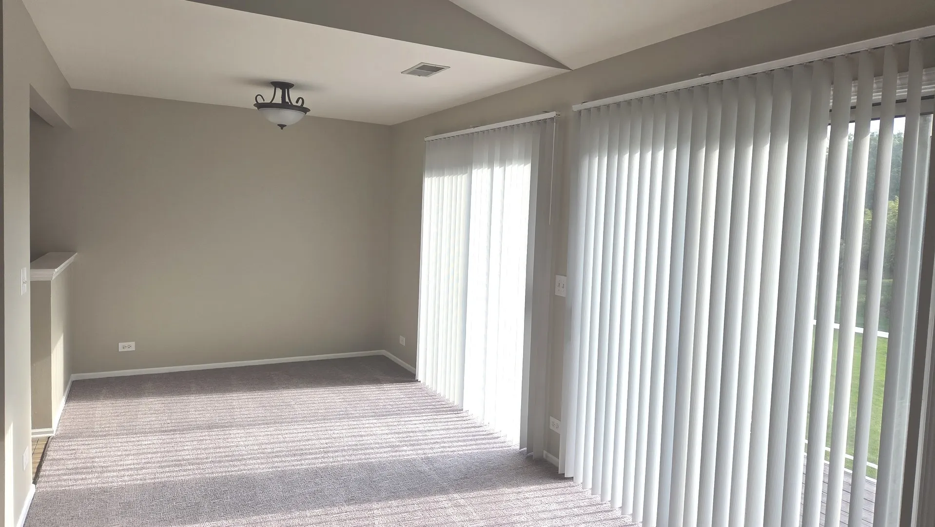67 Beechmont Court W2 IL