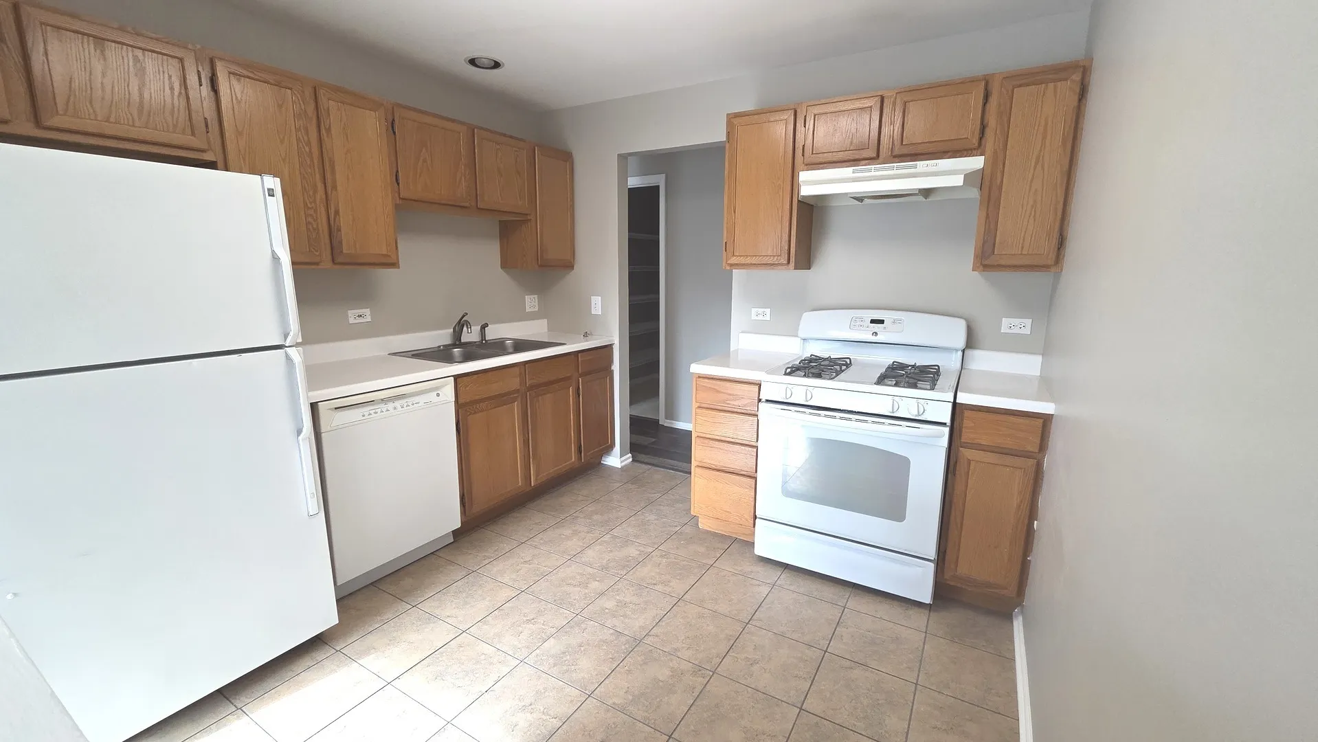 67 Beechmont Court W2 IL