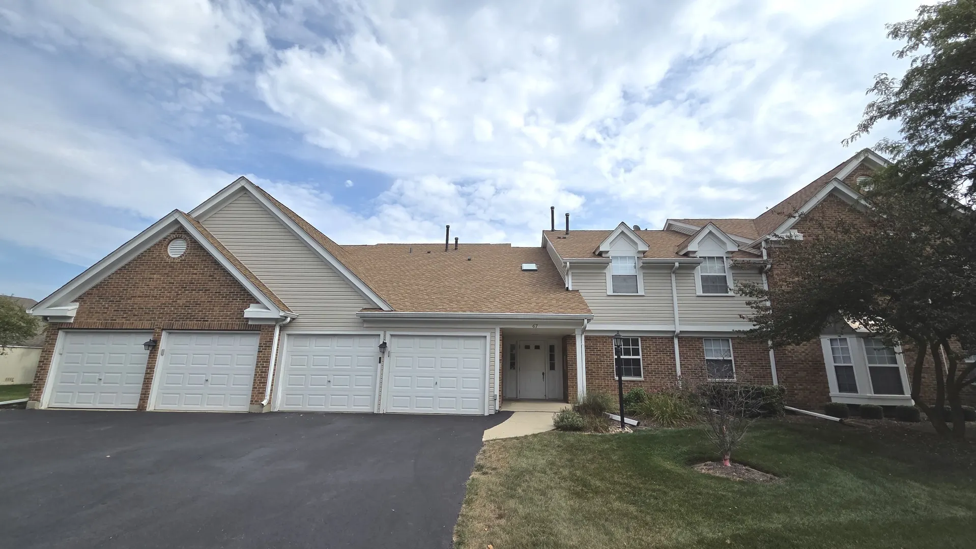 67 Beechmont Court W2 IL