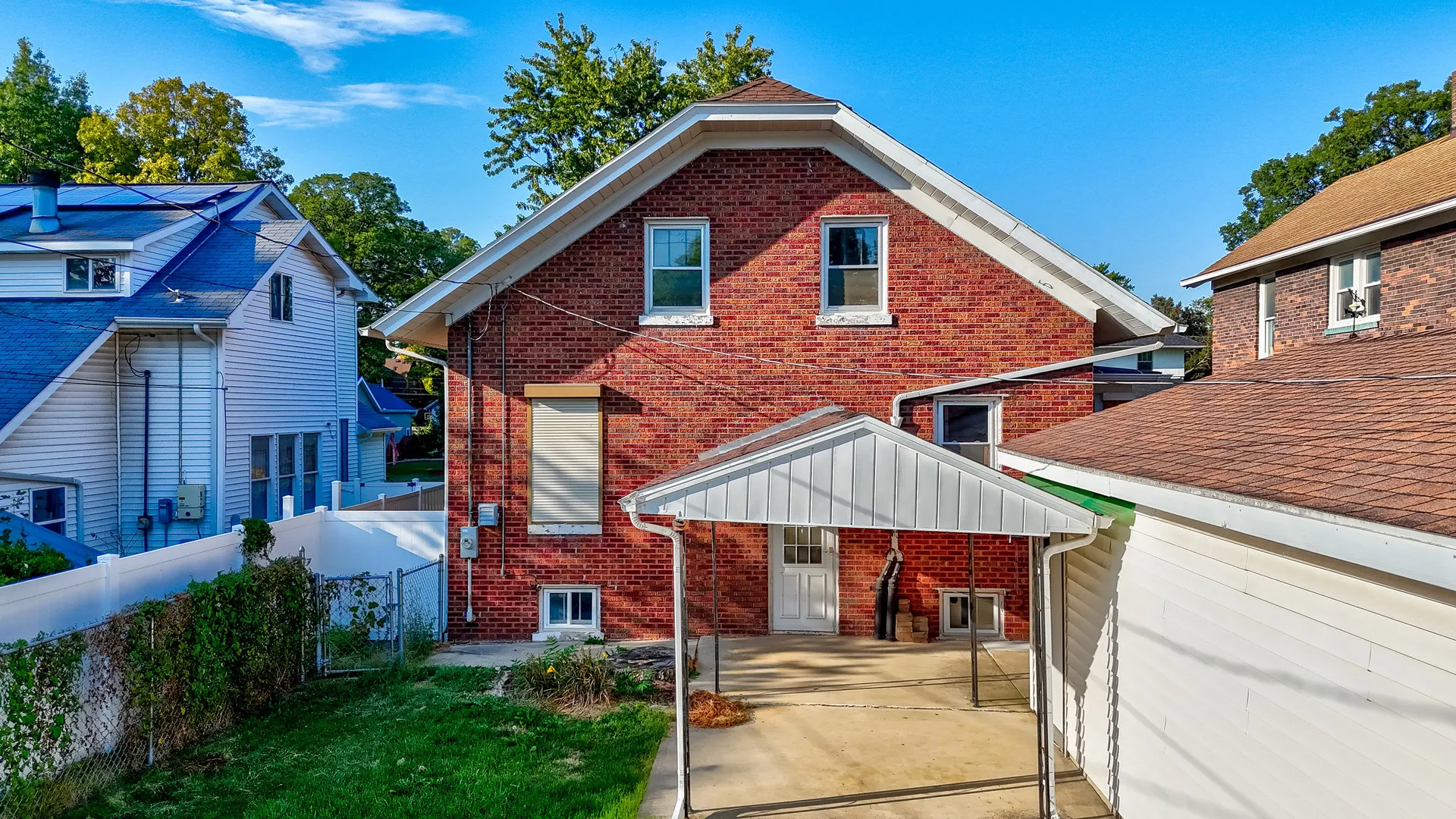 215 W Washington Street IL