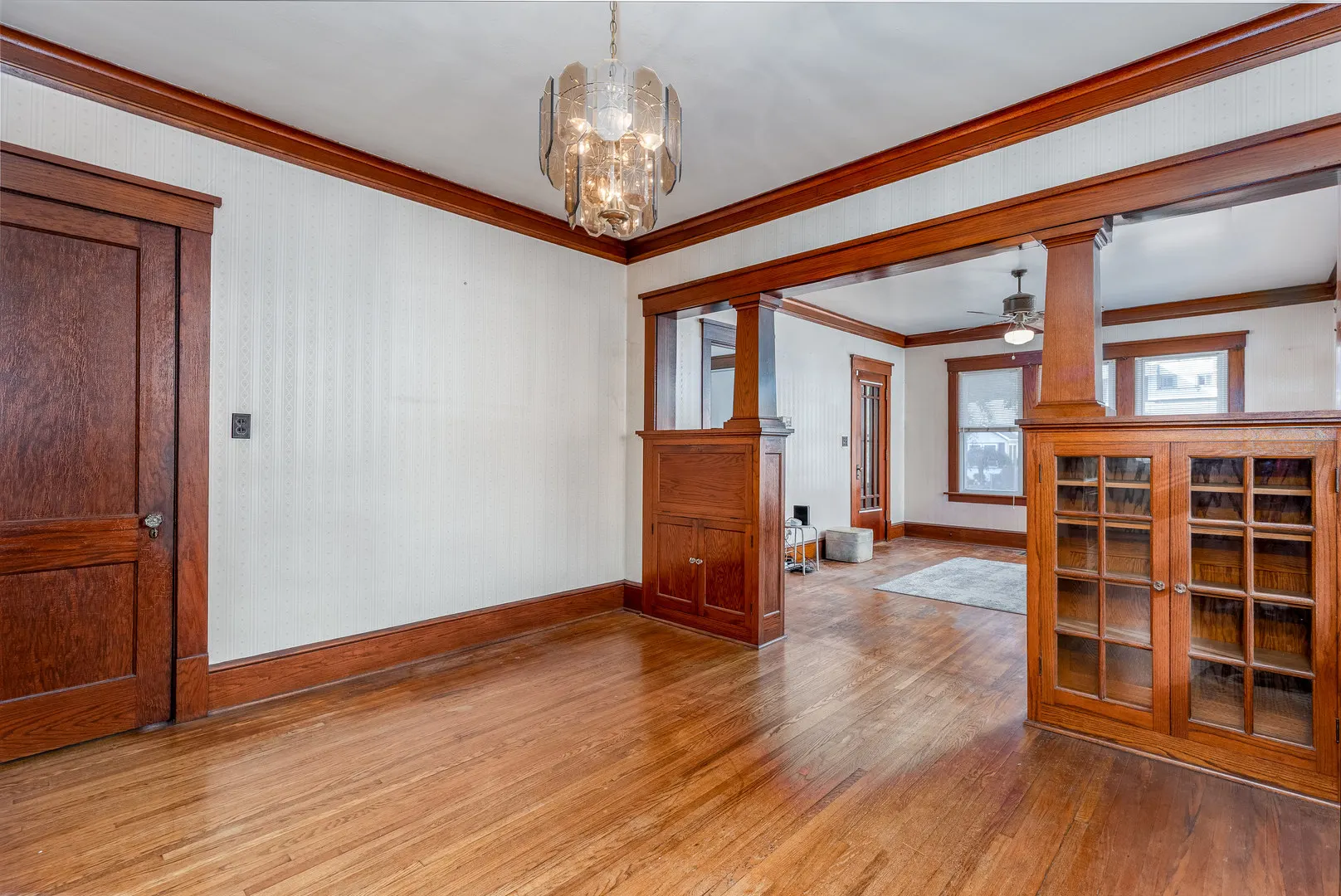 215 W Washington Street IL
