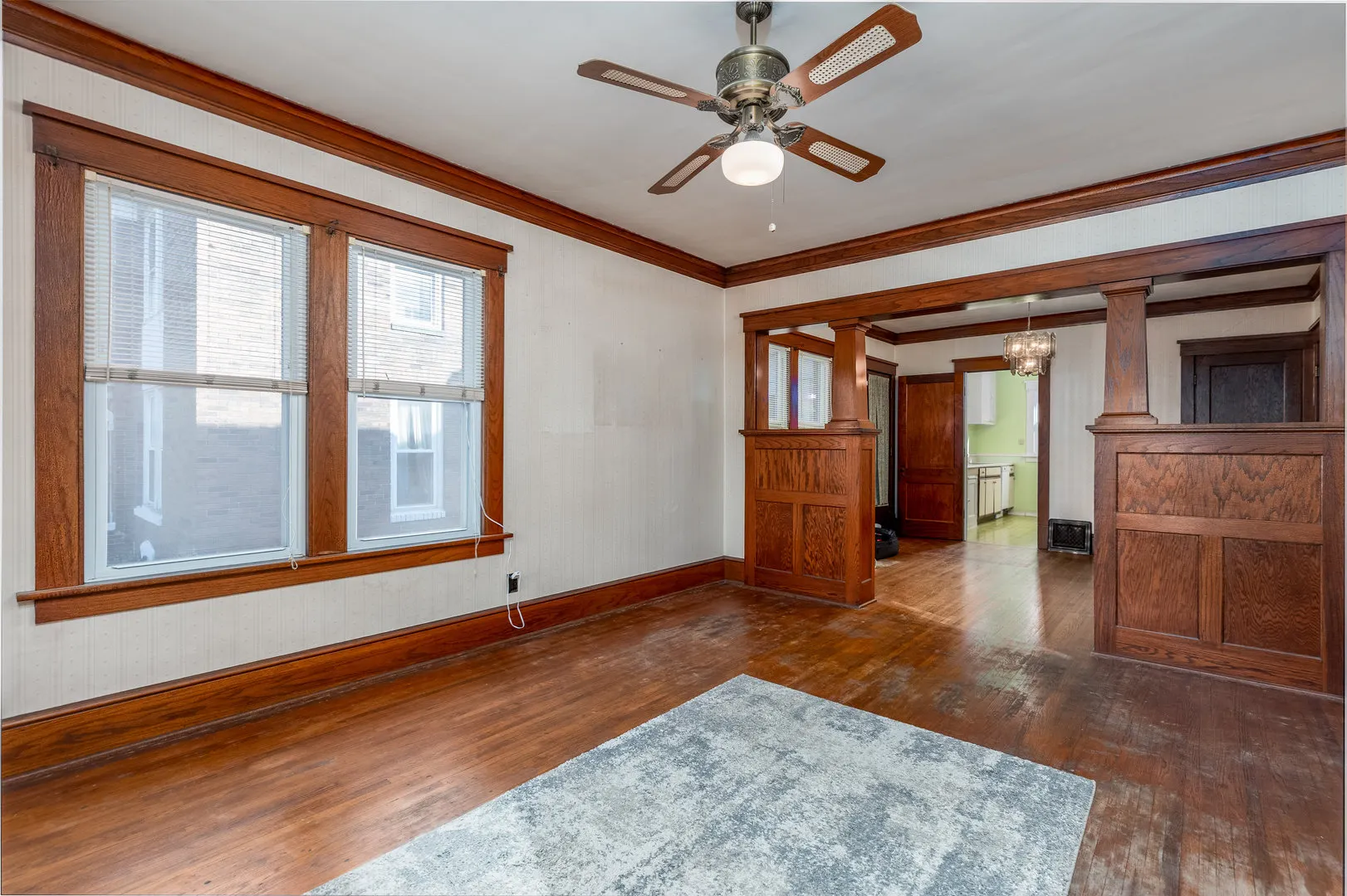 215 W Washington Street IL