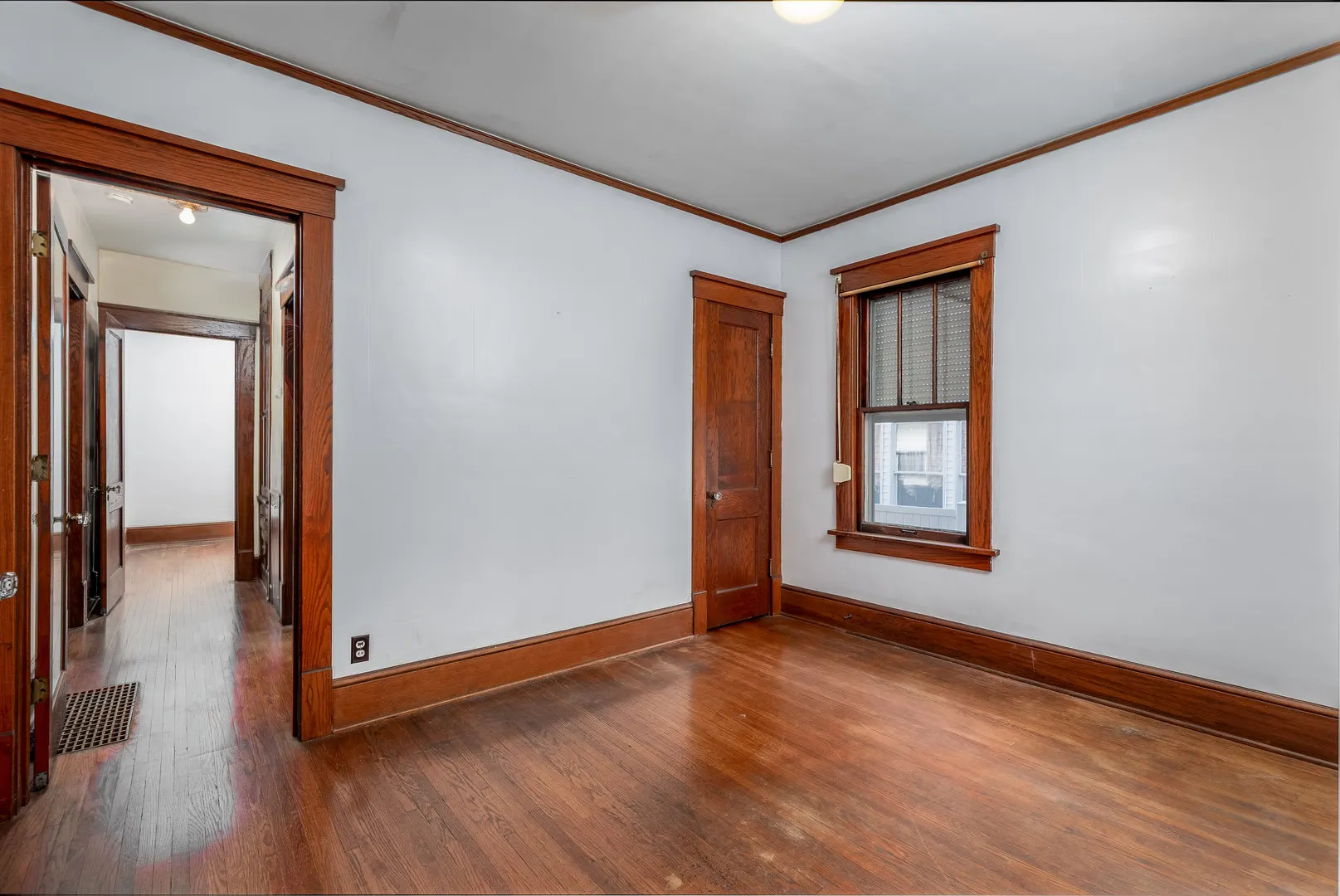 215 W Washington Street IL