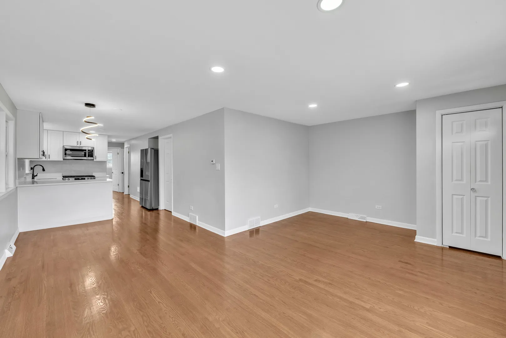 5631 W 64th Place IL