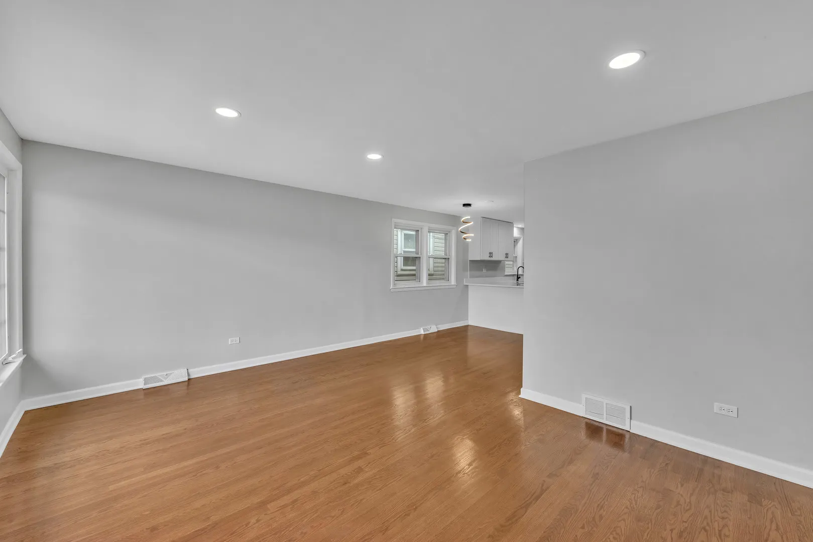 5631 W 64th Place IL