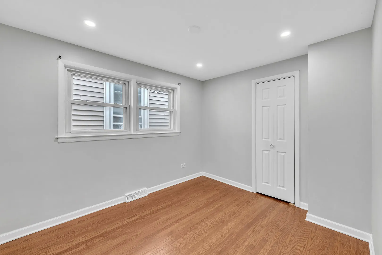 5631 W 64th Place IL