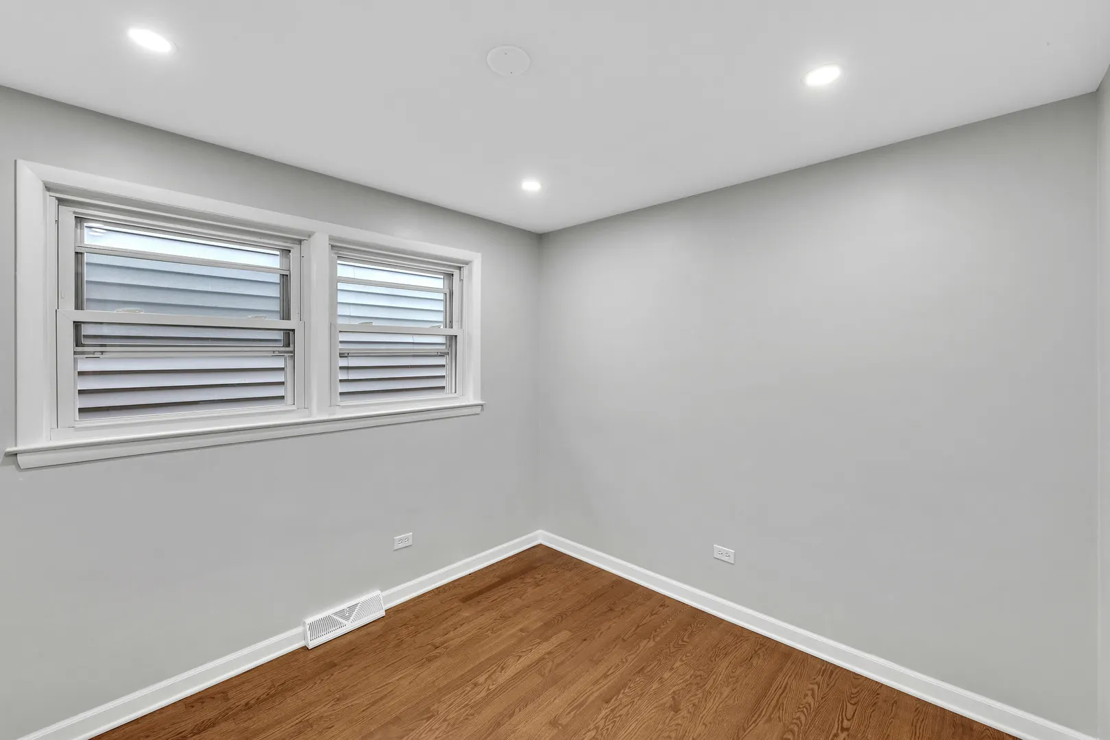 5631 W 64th Place IL