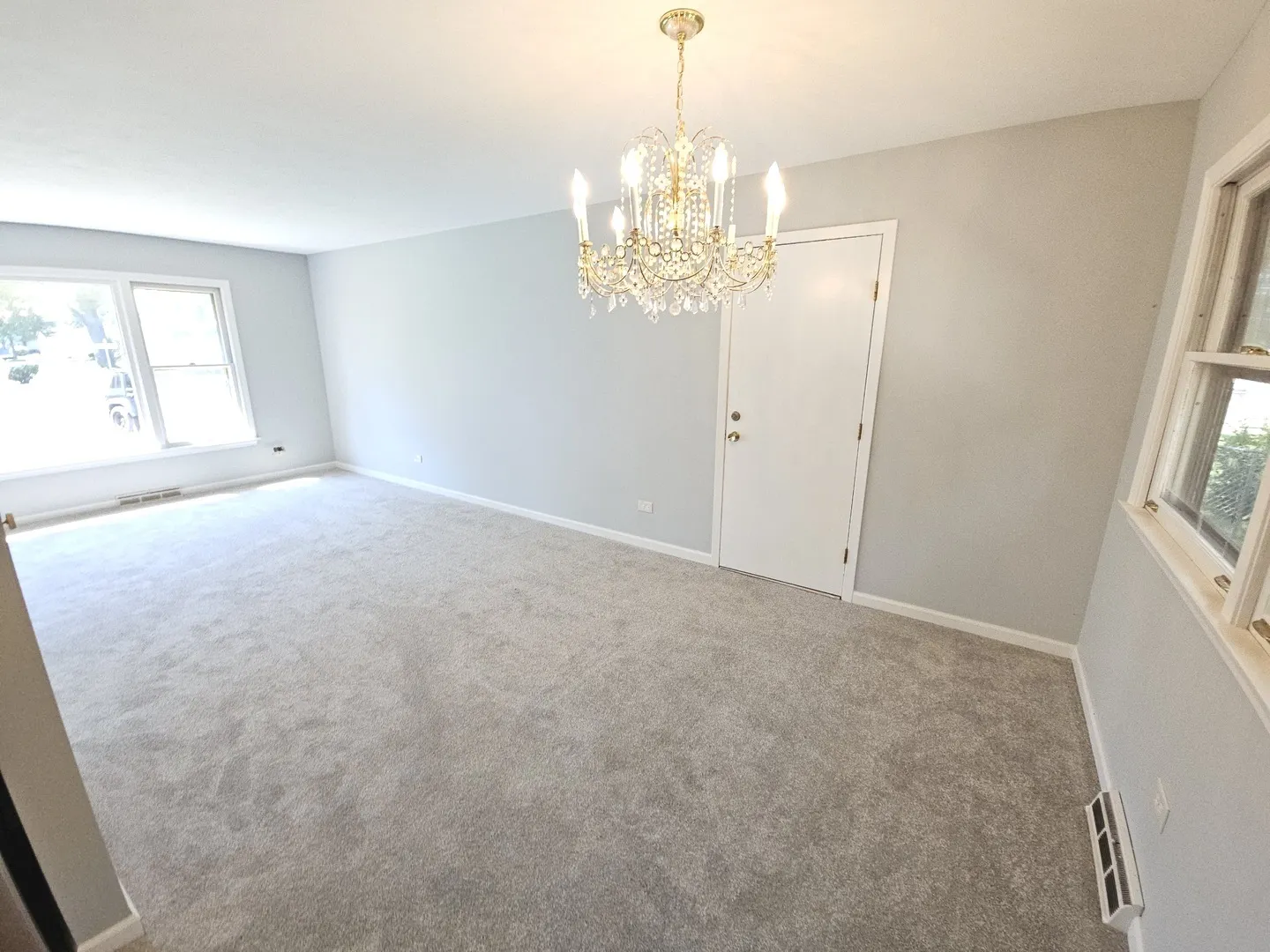 827 Balmoral Drive IL