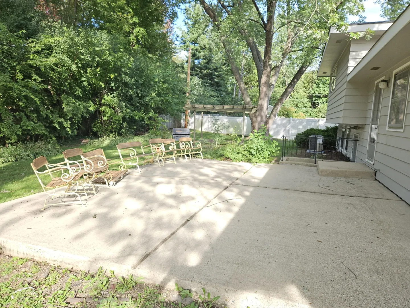 827 Balmoral Drive IL