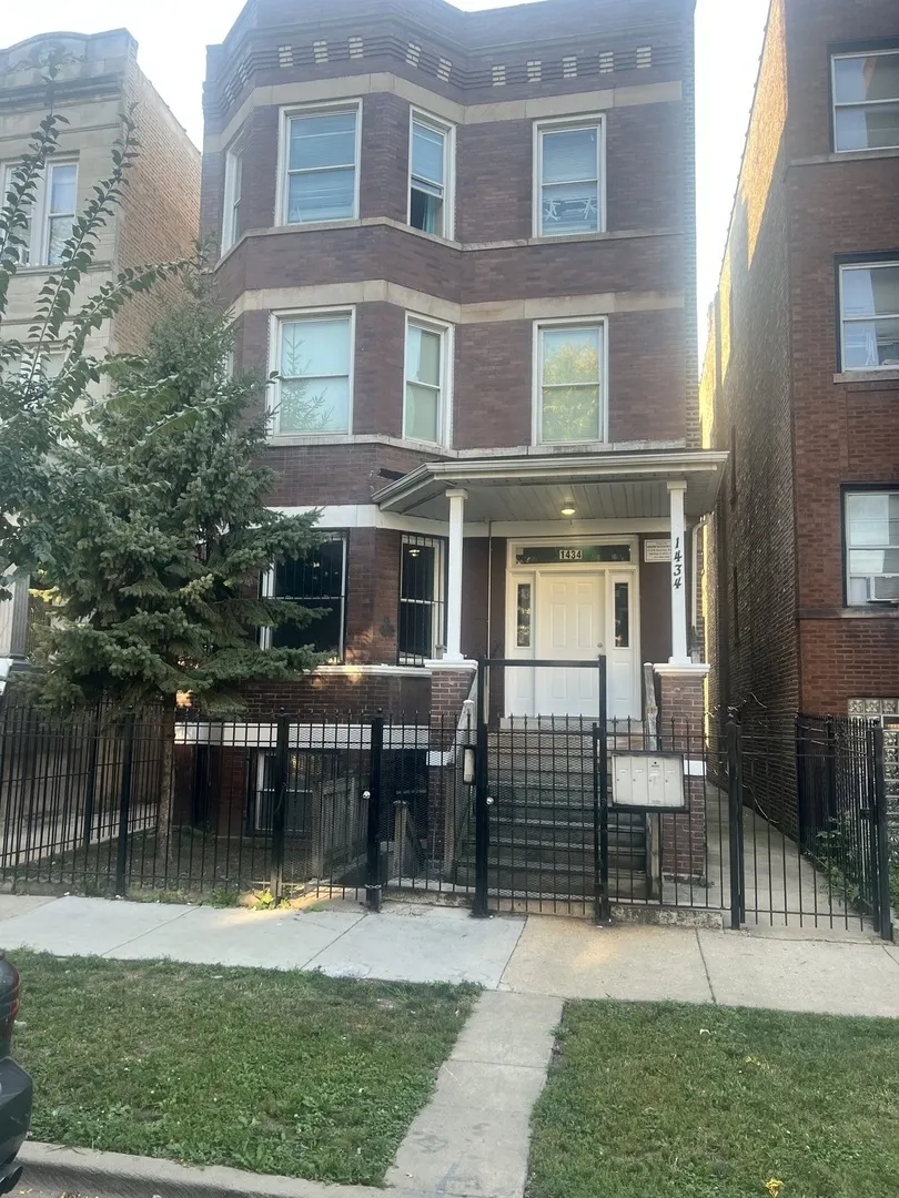 1434 S Saint Louis Avenue 1 IL