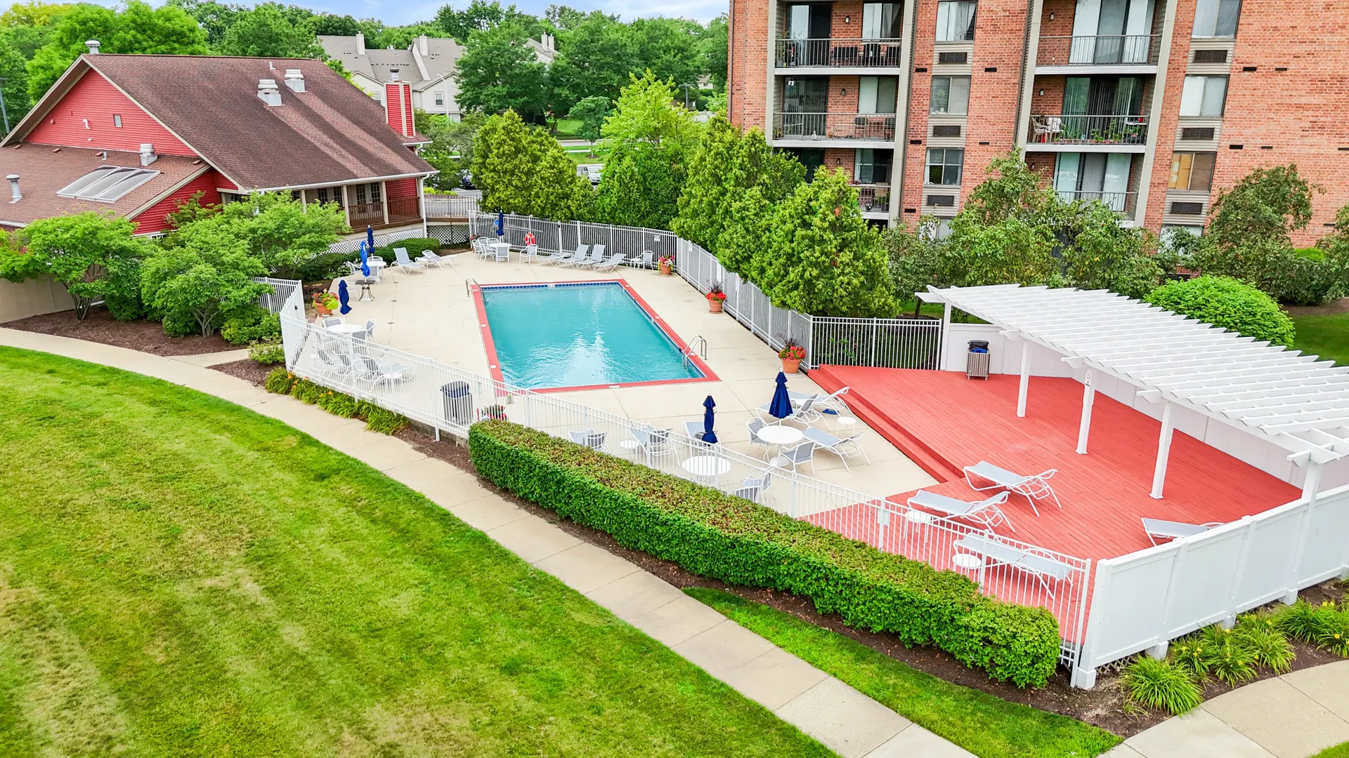 130 Crest Wood Court 1 IL