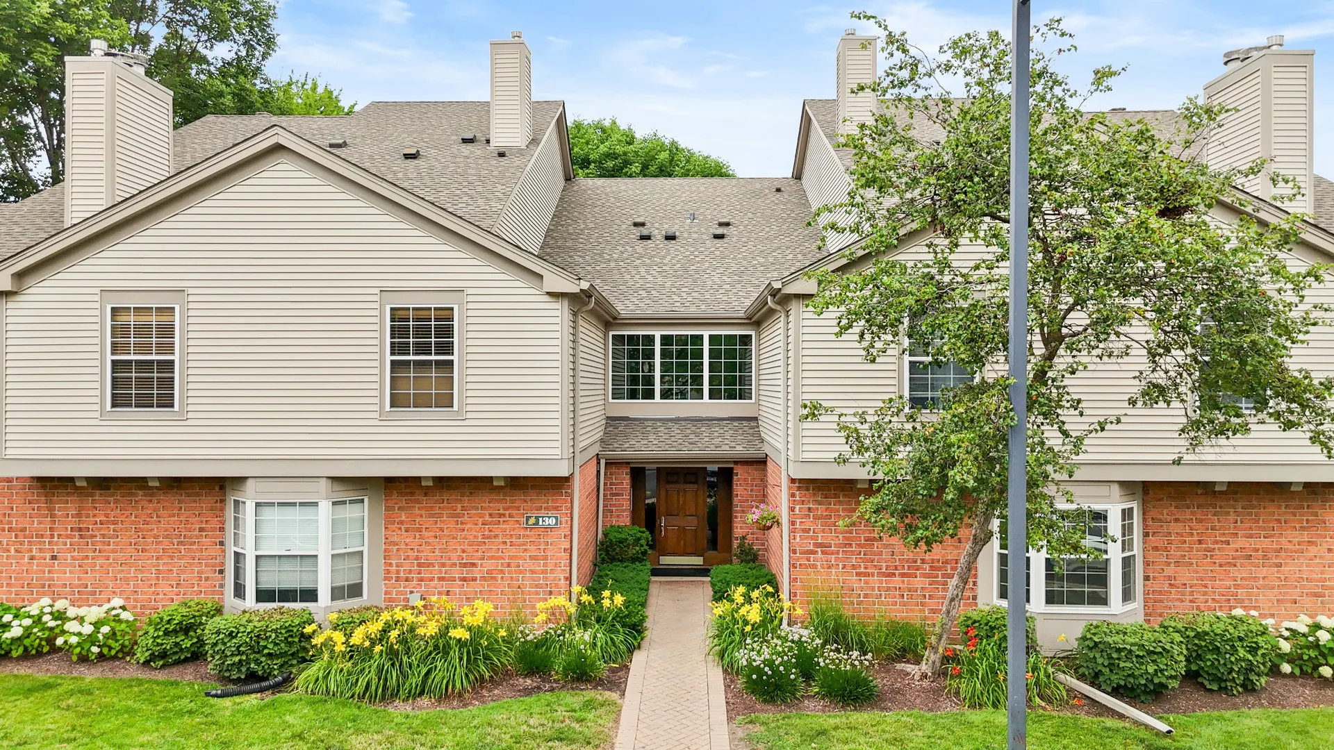 130 Crest Wood Court 1 IL