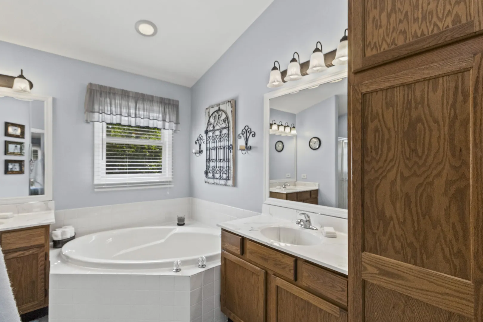 135 Arquilla Drive IL