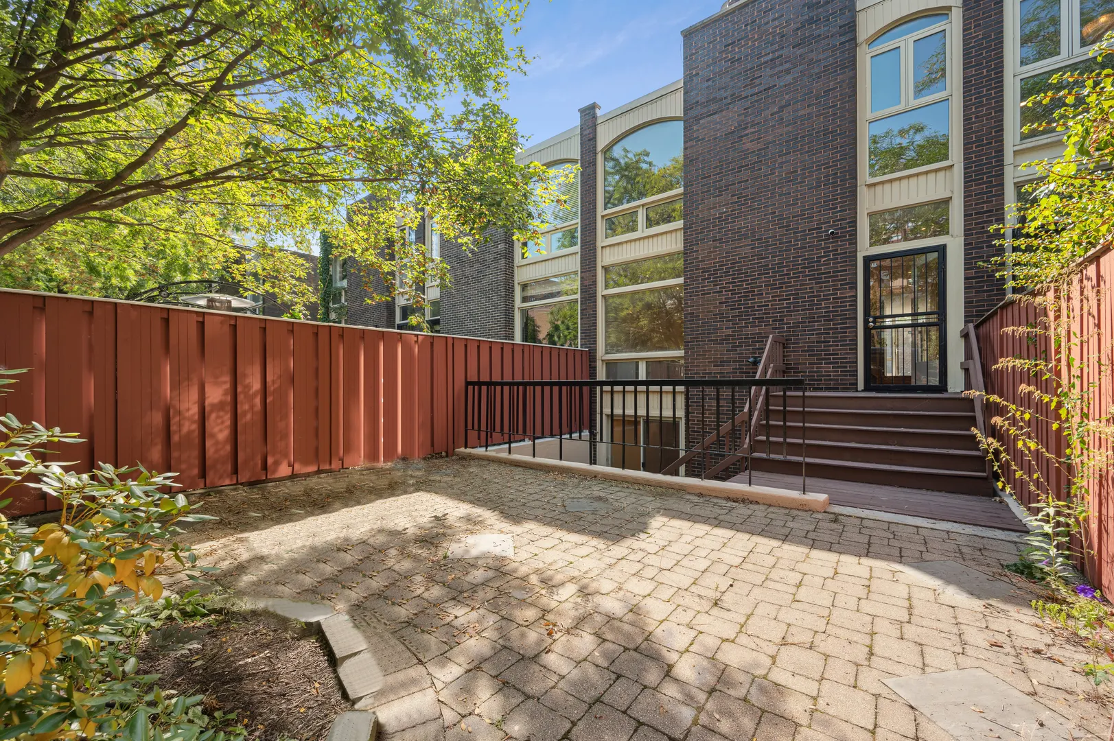 1333 N Sandburg Terrace IL