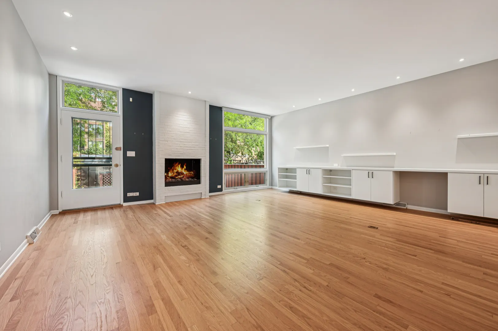 1333 N Sandburg Terrace IL