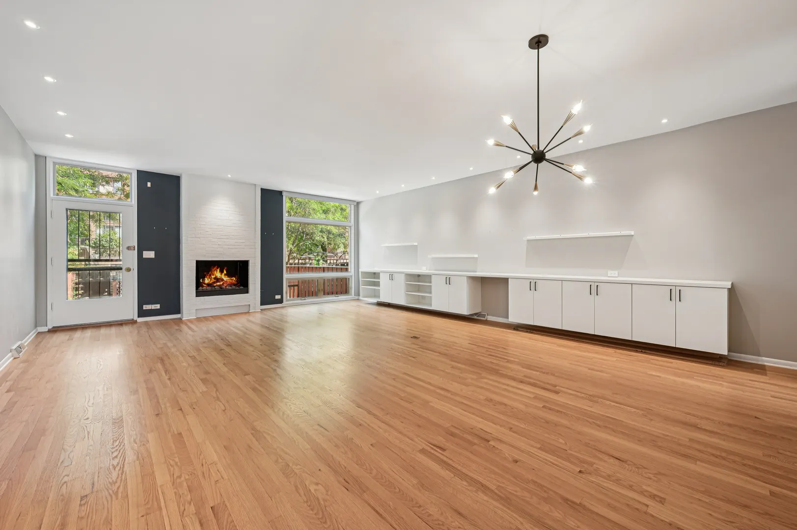 1333 N Sandburg Terrace IL