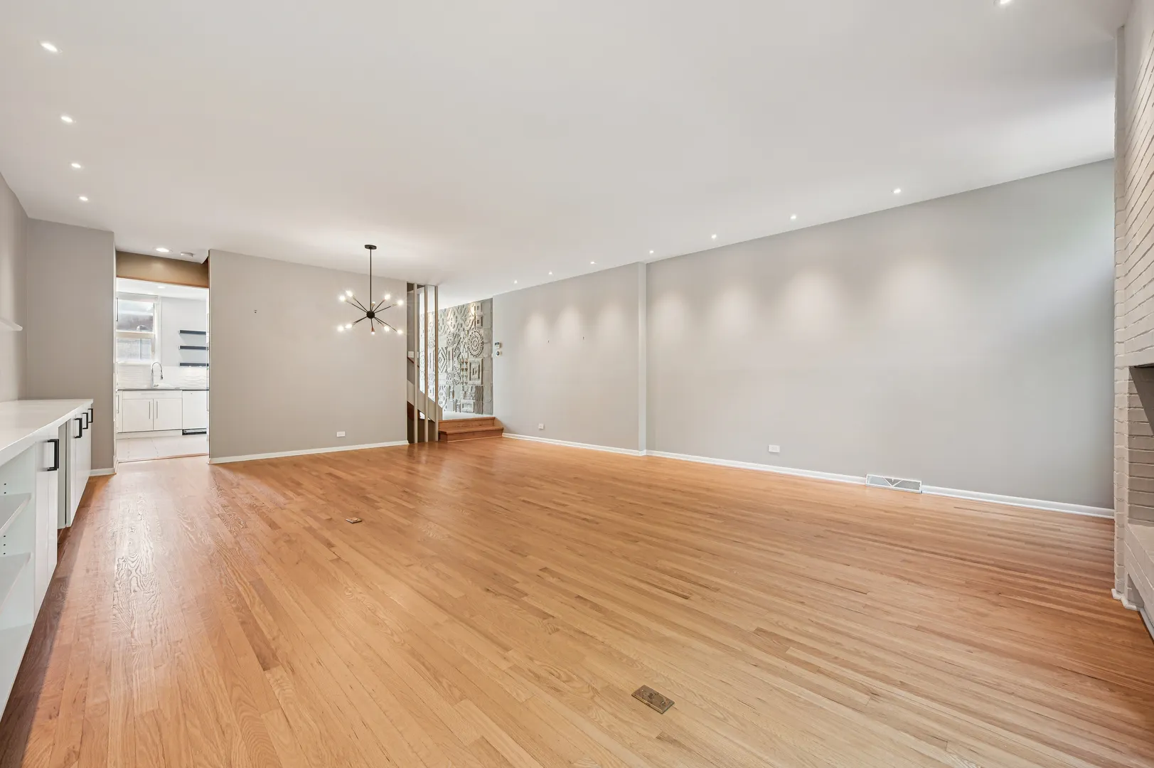 1333 N Sandburg Terrace IL
