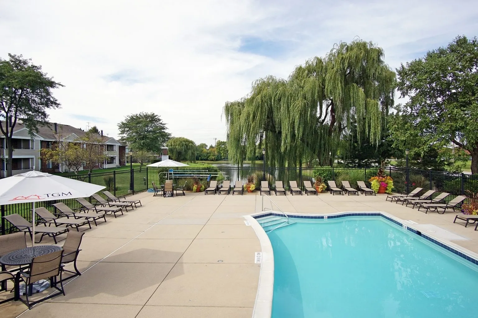 1507 Westminster Drive 105 IL