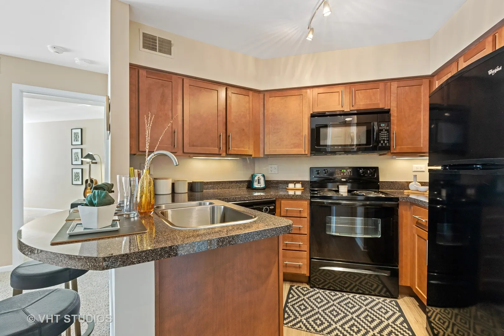 1507 Westminster Drive 105 IL
