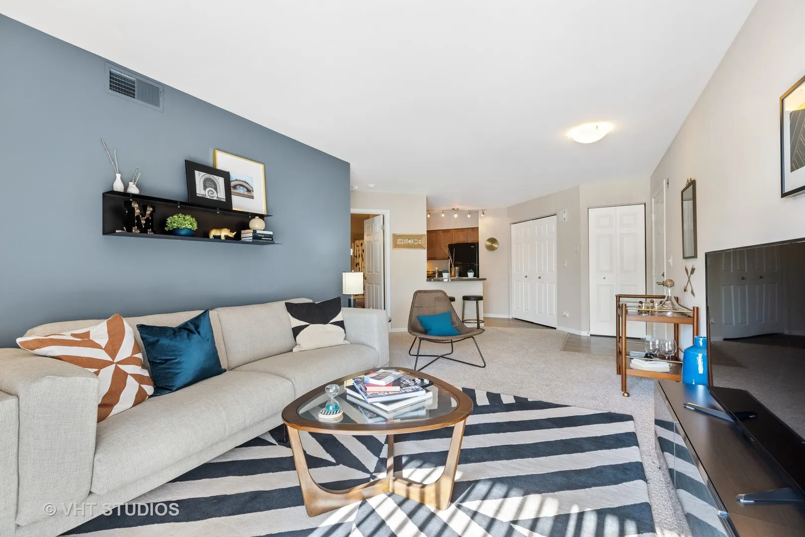 1507 Westminster Drive 105 IL