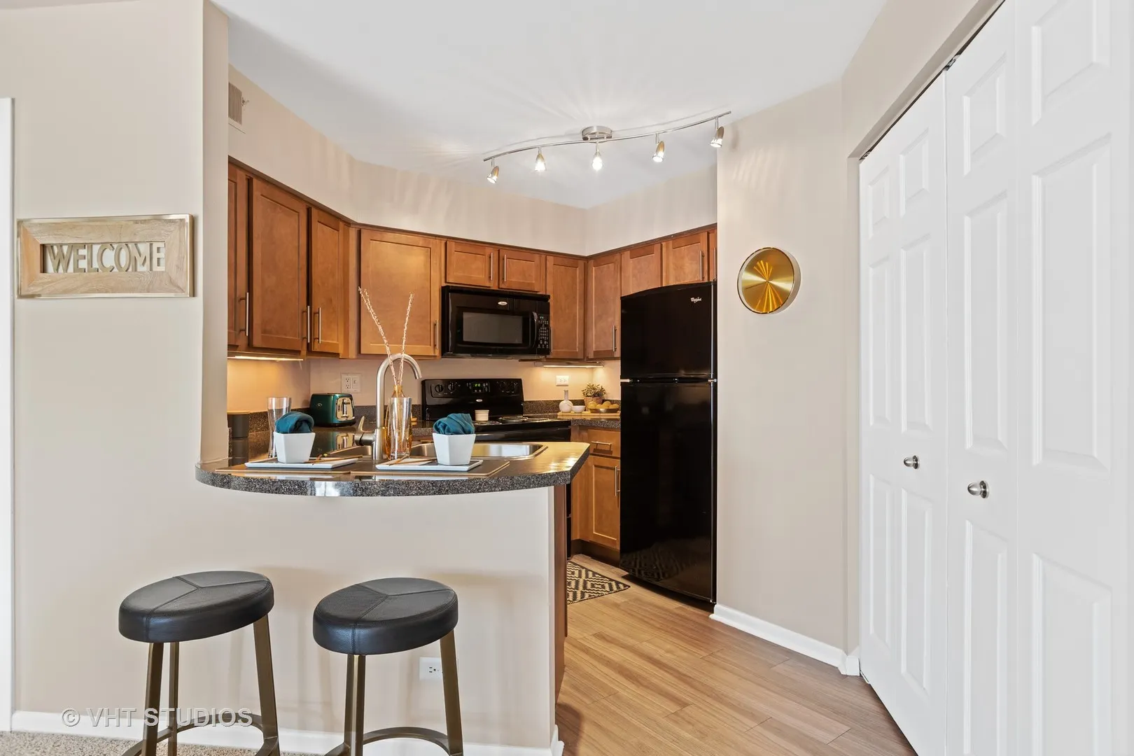 1507 Westminster Drive 105 IL