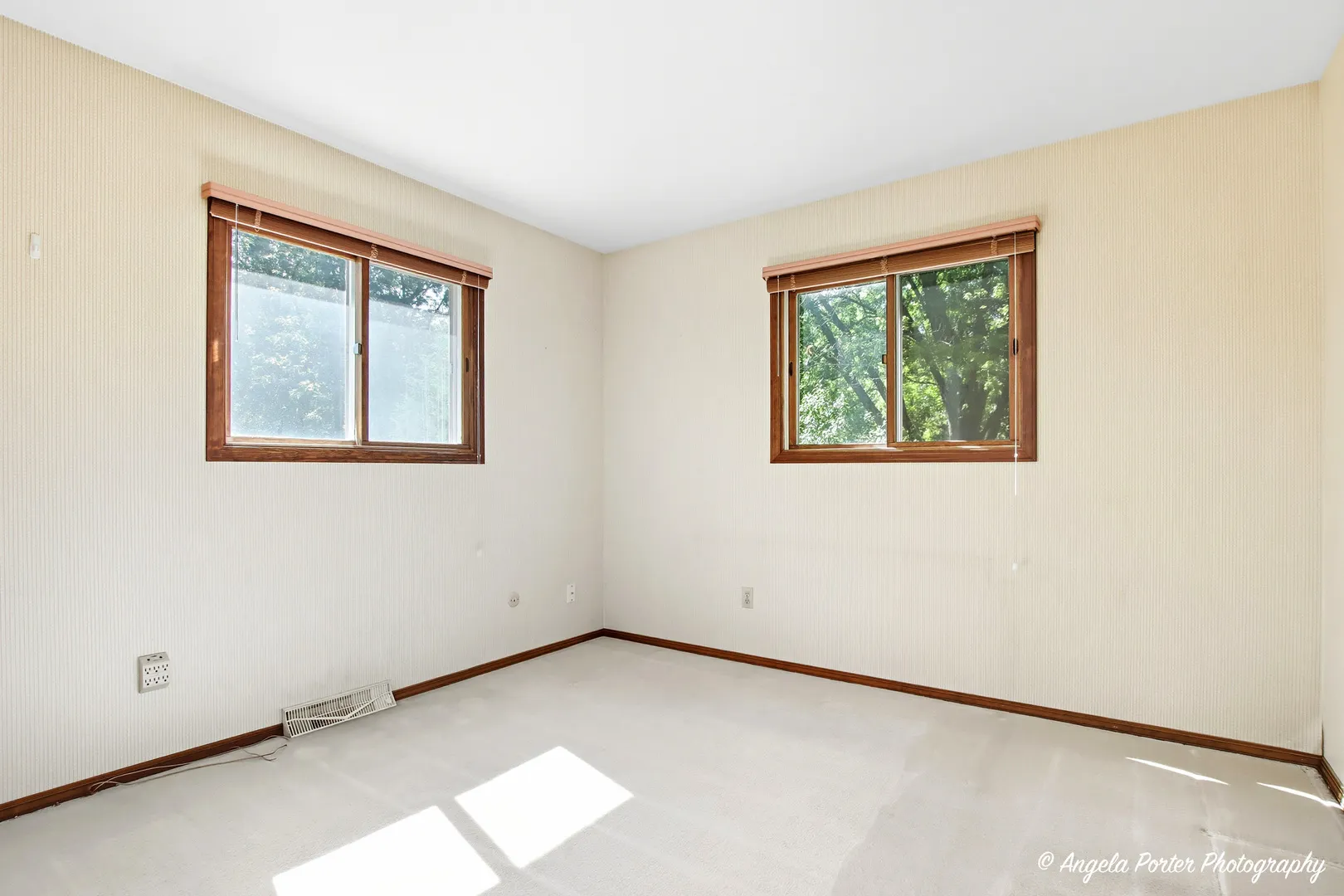 578 Pine Grove Avenue IL