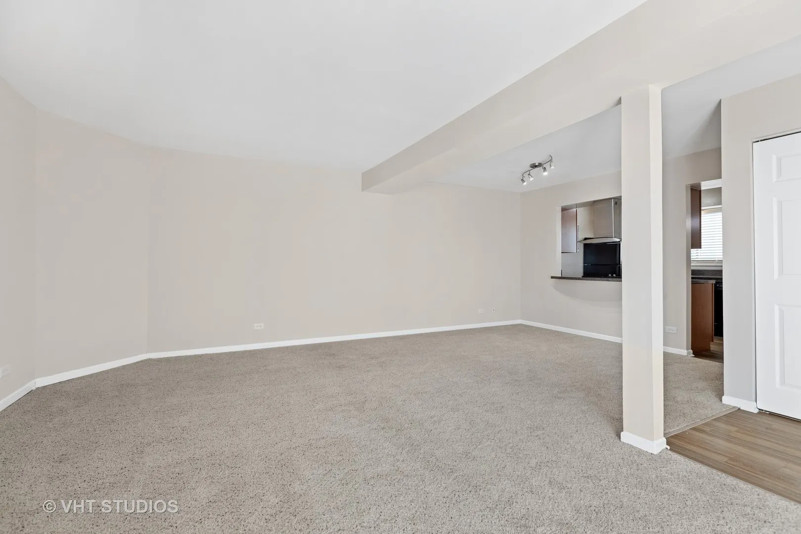 1651 Westminster Drive 106 IL