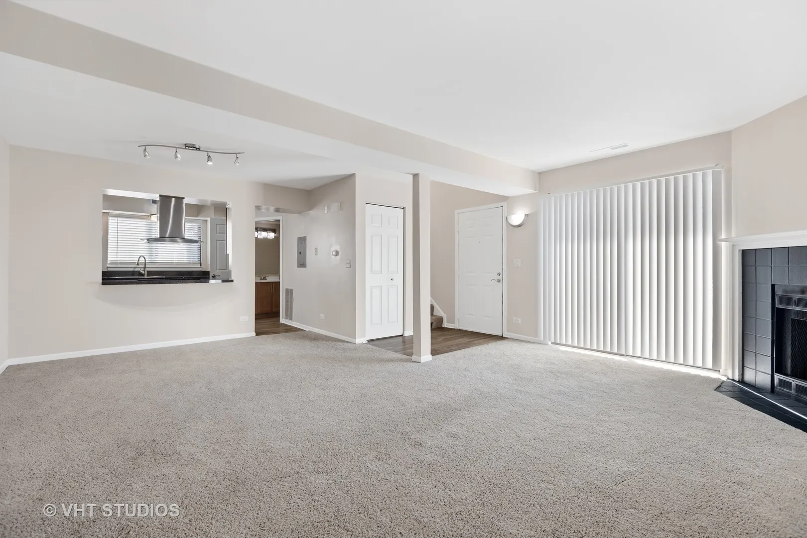 1651 Westminster Drive 106 IL