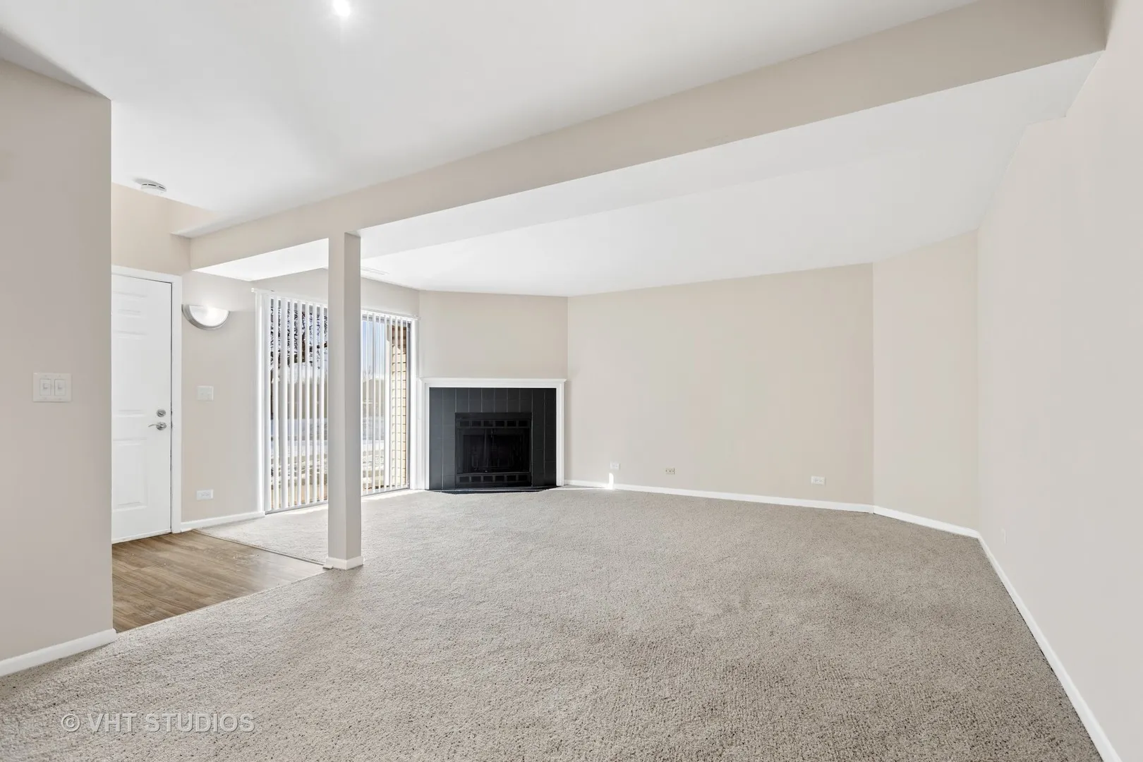 1651 Westminster Drive 106 IL