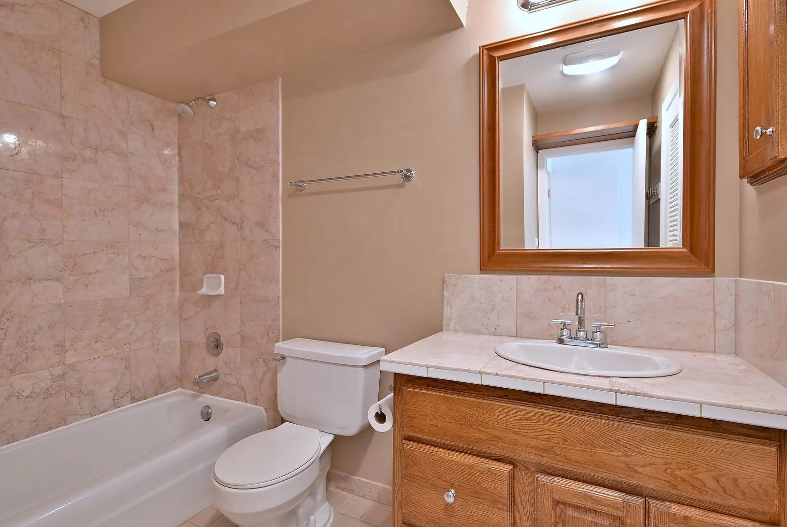 842 E Old Willow Road 107 IL