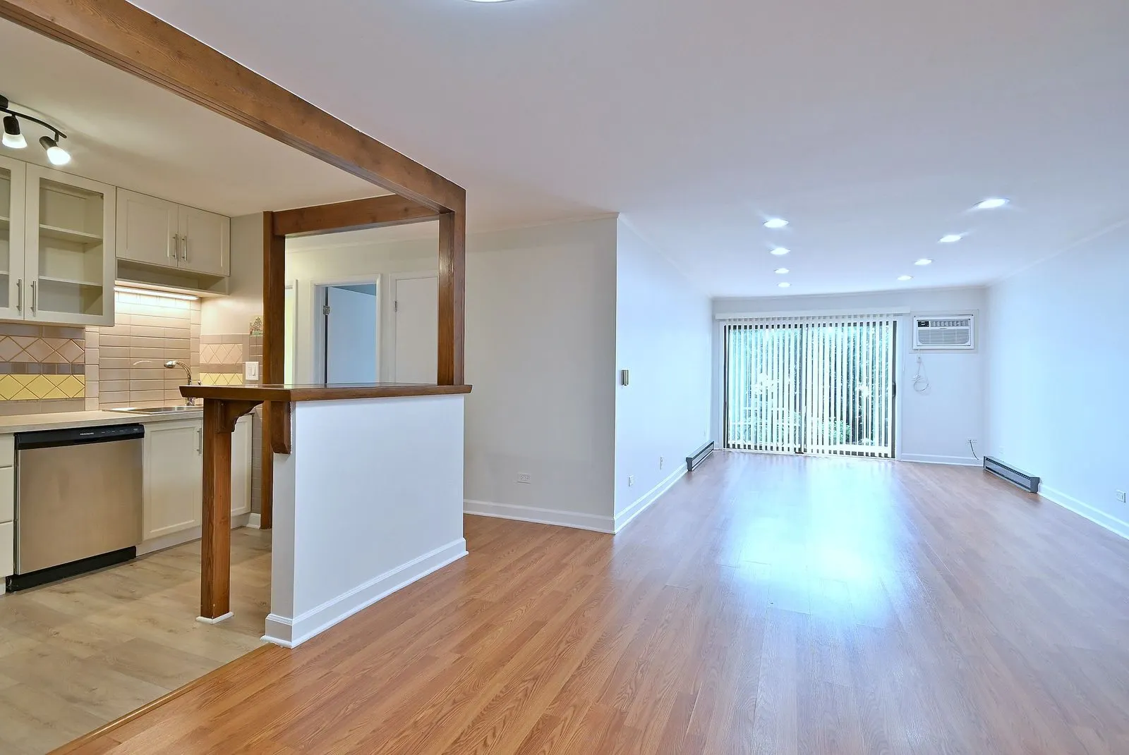 842 E Old Willow Road 107 IL