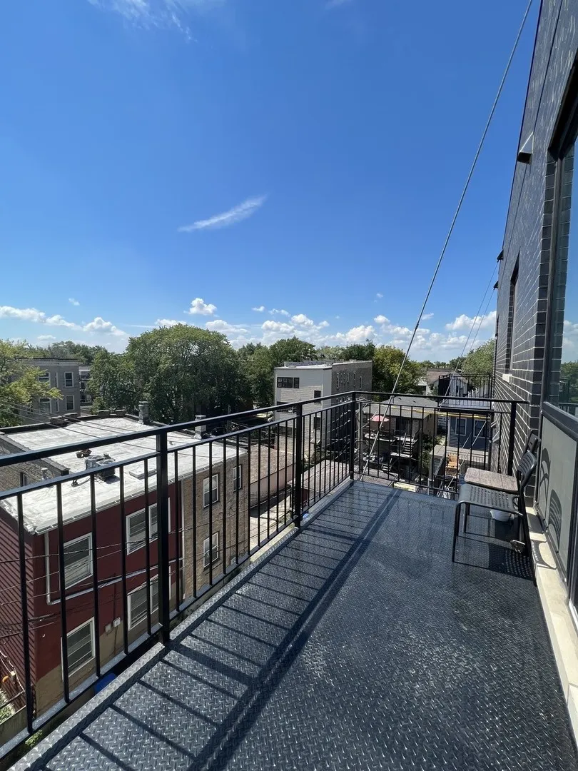 2423 W Fullerton Avenue 4G IL