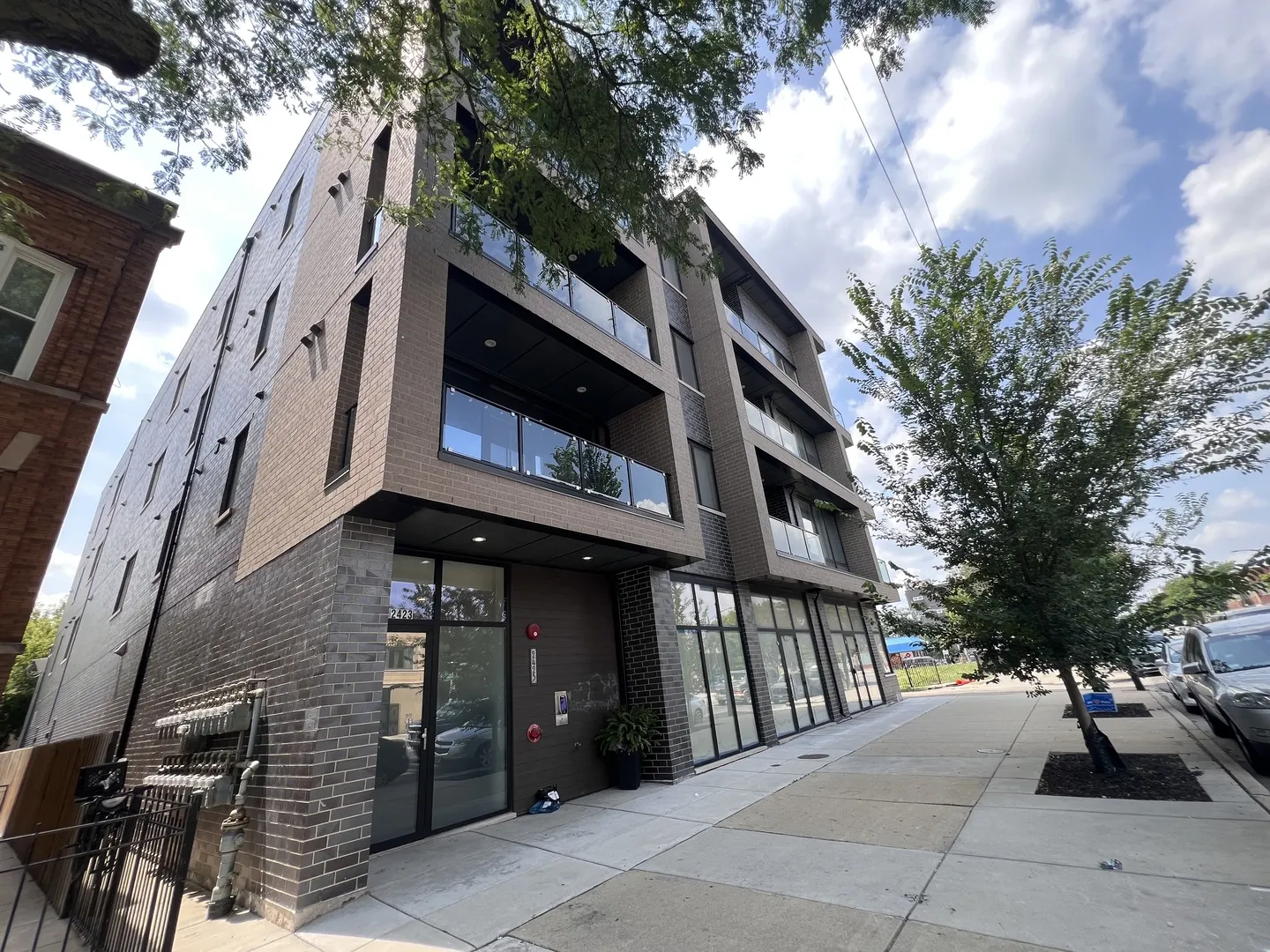 2423 W Fullerton Avenue 4G IL