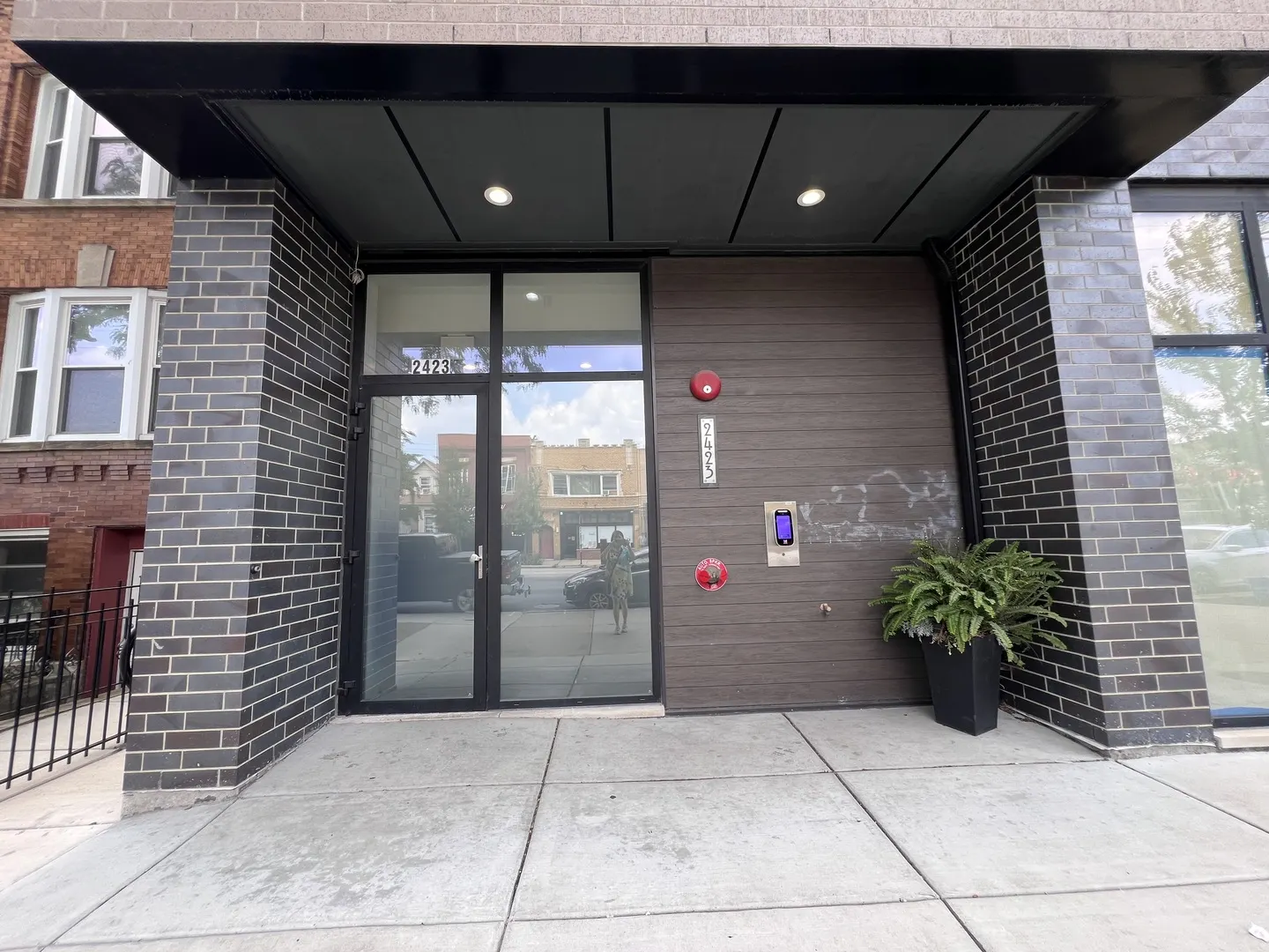 2423 W Fullerton Avenue 4G IL