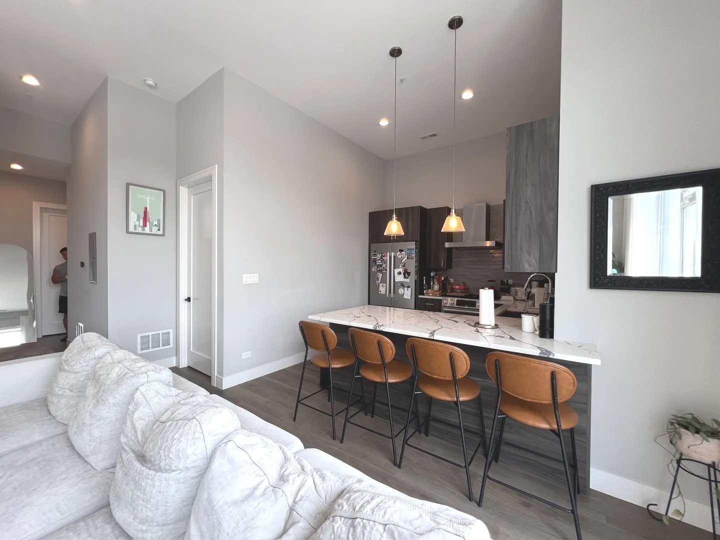 2423 W Fullerton Avenue 4G IL