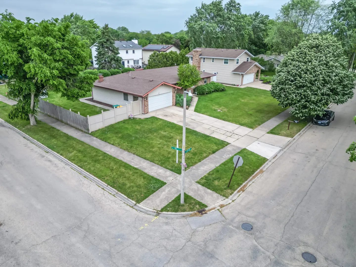 601 FAIRLANE Drive IL