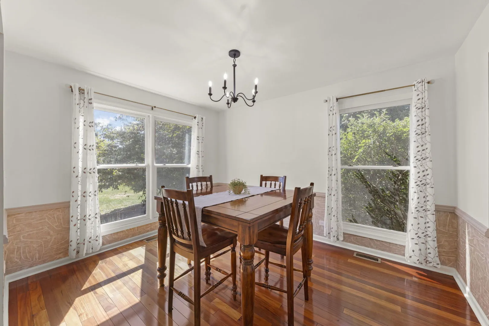 4805 Lobelia Court IL