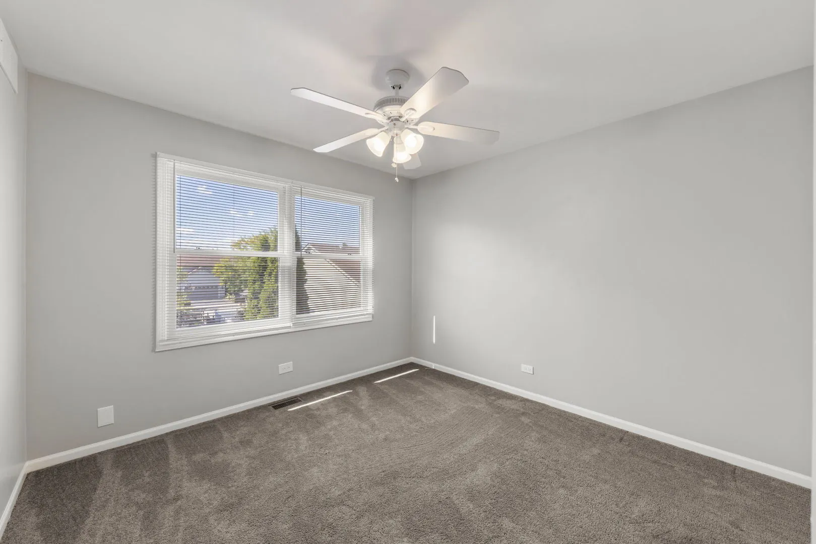 4805 Lobelia Court IL