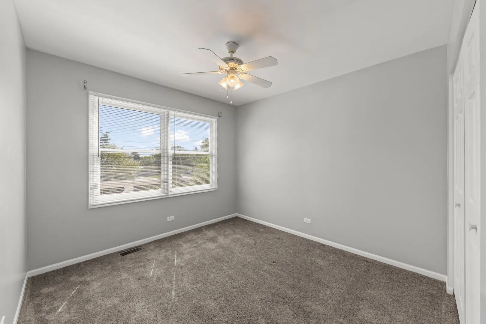 4805 Lobelia Court IL