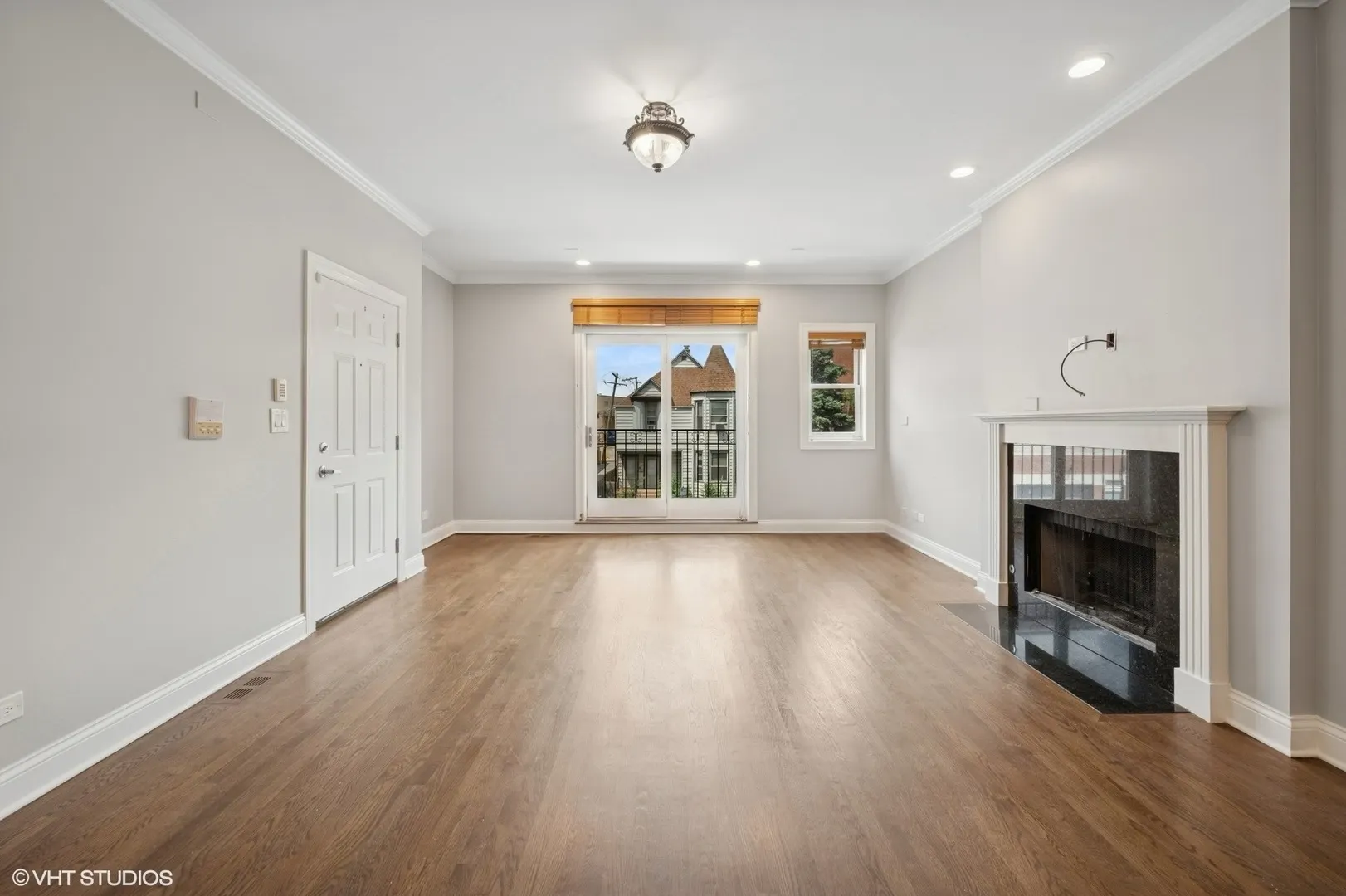 2461 W Foster Avenue 2E IL