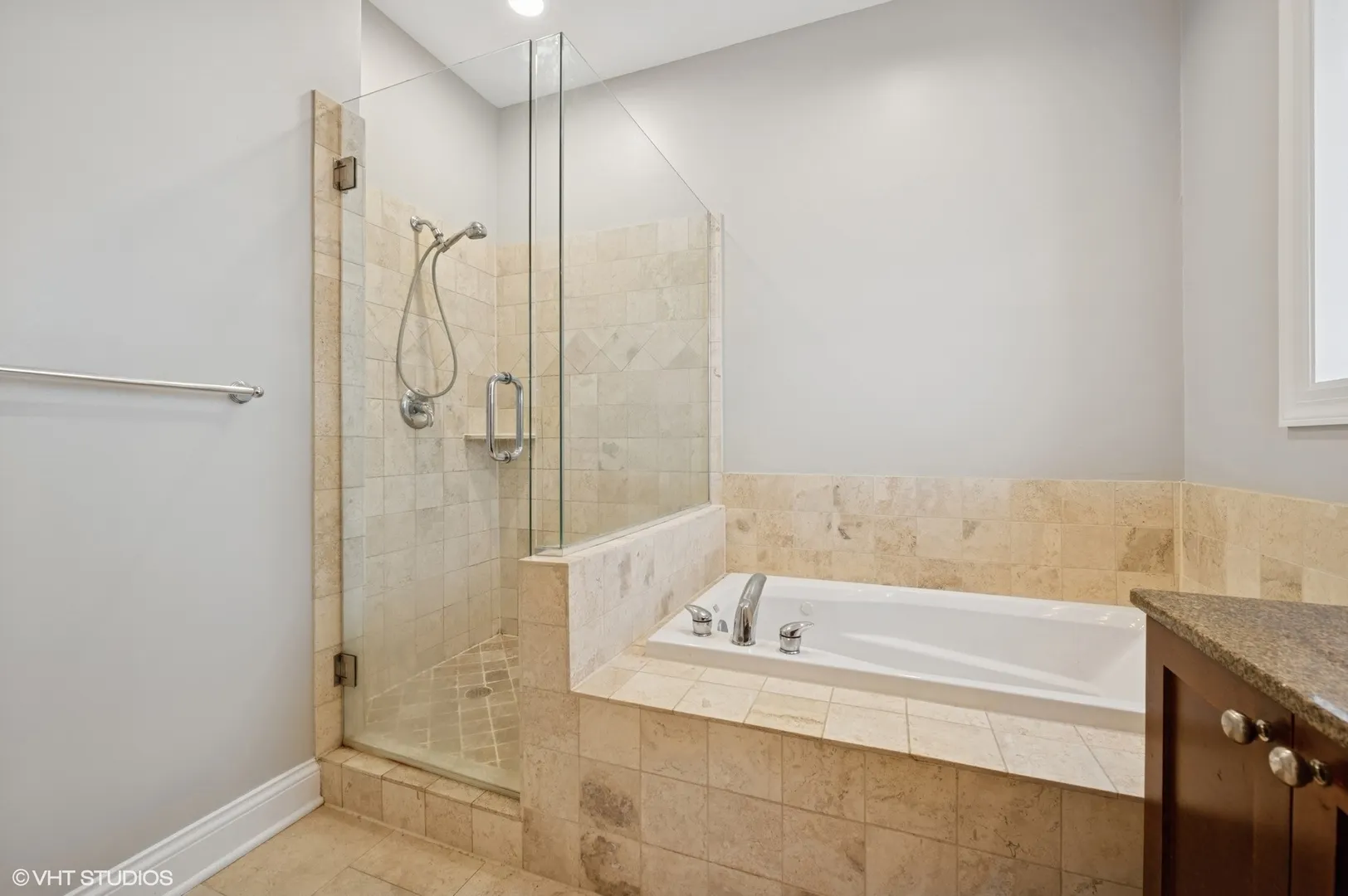 2461 W Foster Avenue 2E IL