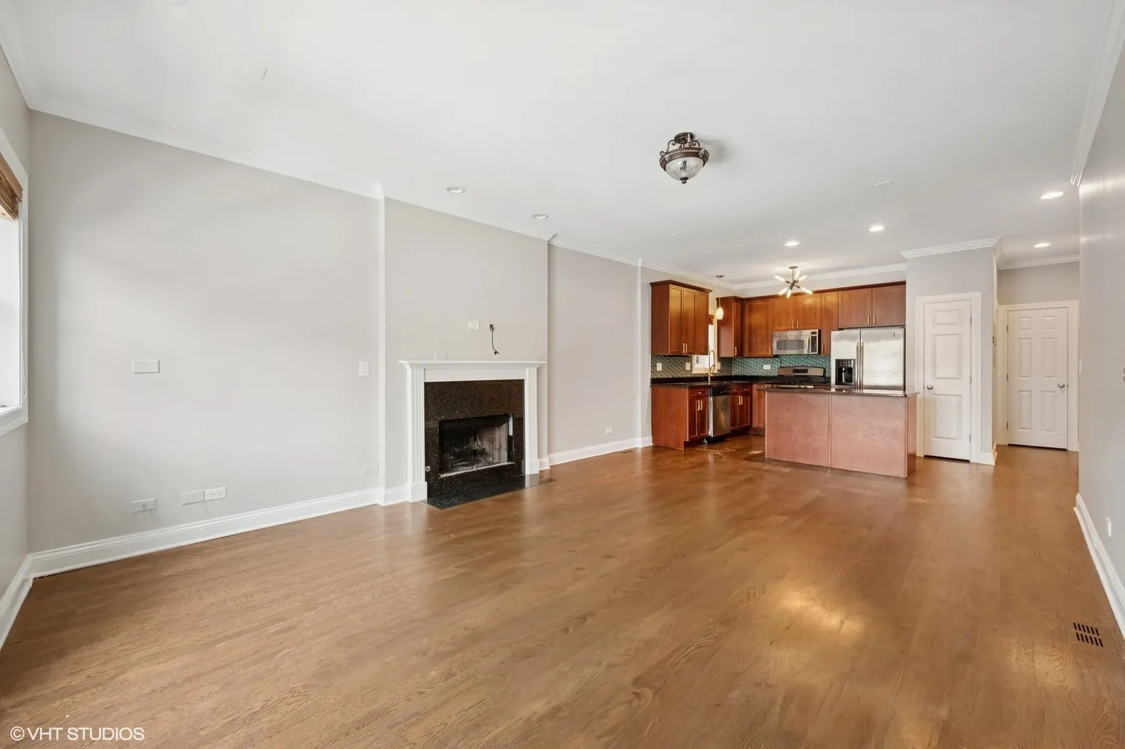 2461 W Foster Avenue 2E IL
