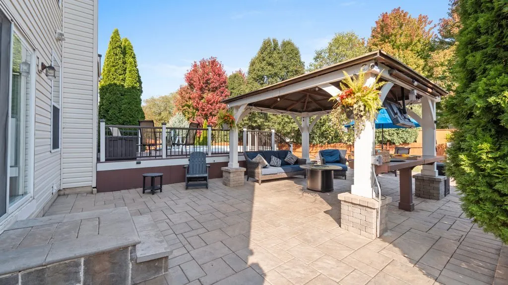230 Liszka Lane IL