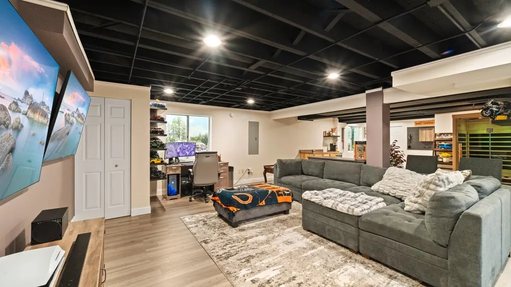 230 Liszka Lane IL