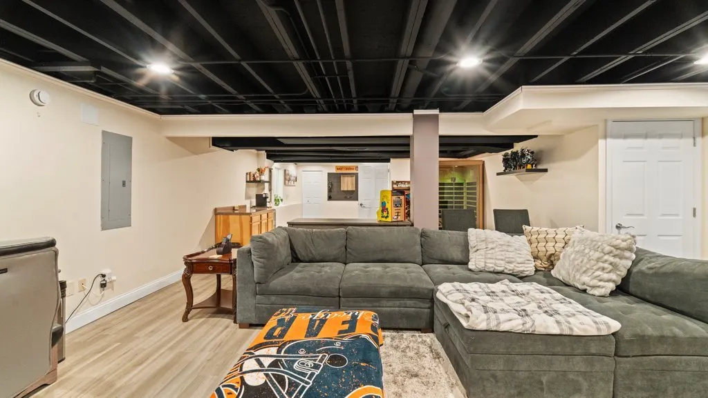 230 Liszka Lane IL