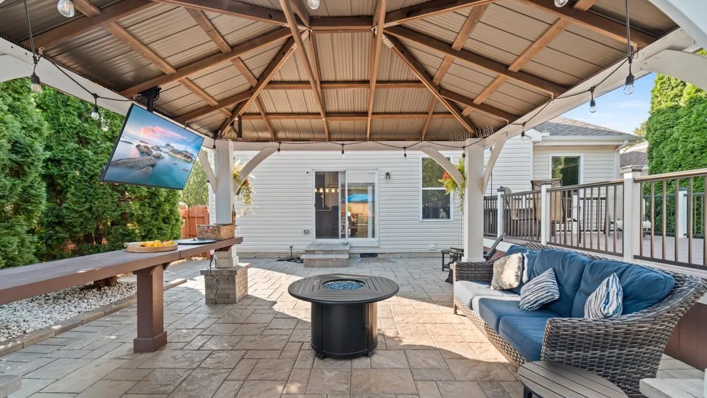 230 Liszka Lane IL