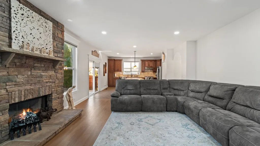 230 Liszka Lane IL